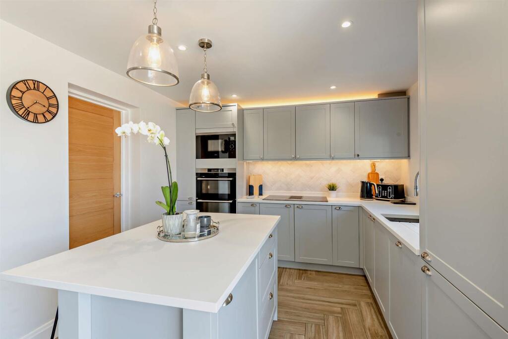 8647374-interior10-800.jpg