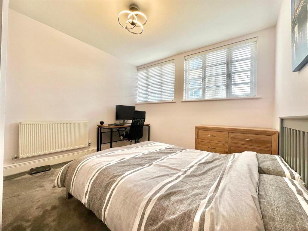 WhatsApp Image 2025-11-04 at 14.21.49_394e28e8.jpg