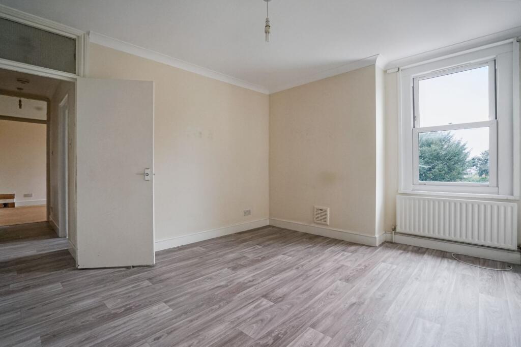 Flat C, 57 Queens Road, Tunbridge Wells, Kent TN4 9NA