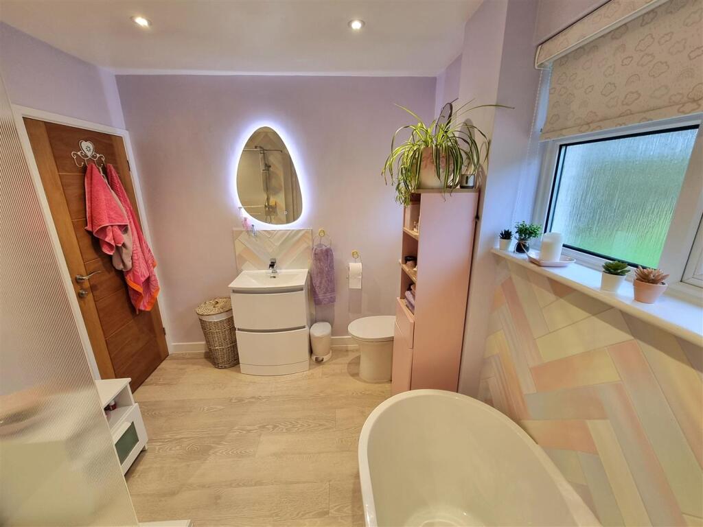 Hollies Road, Launceston