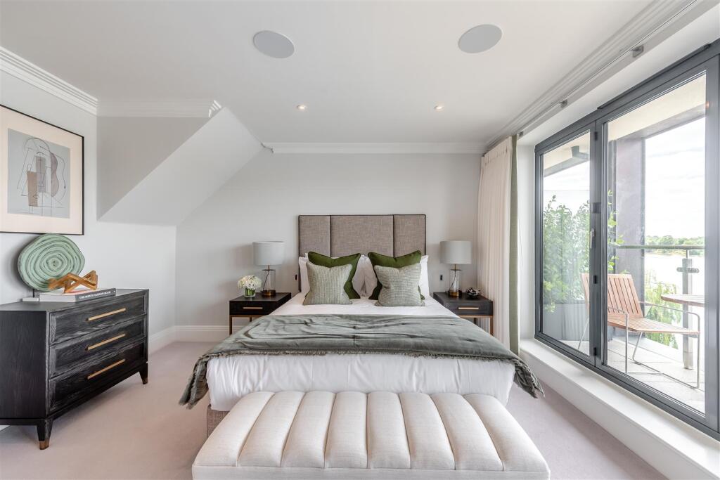 8656169-interior15.jpg