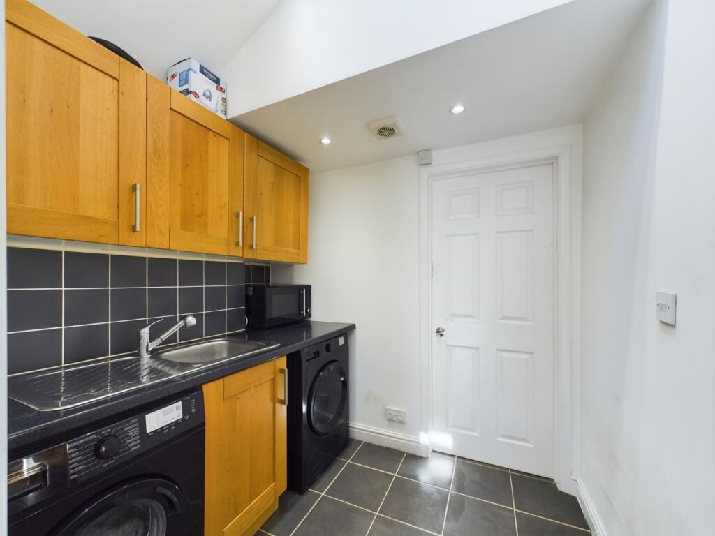 CAM01709G0-PR0046-STILL032