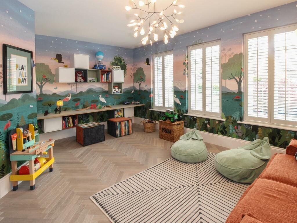 16 Play Room-1.jpg