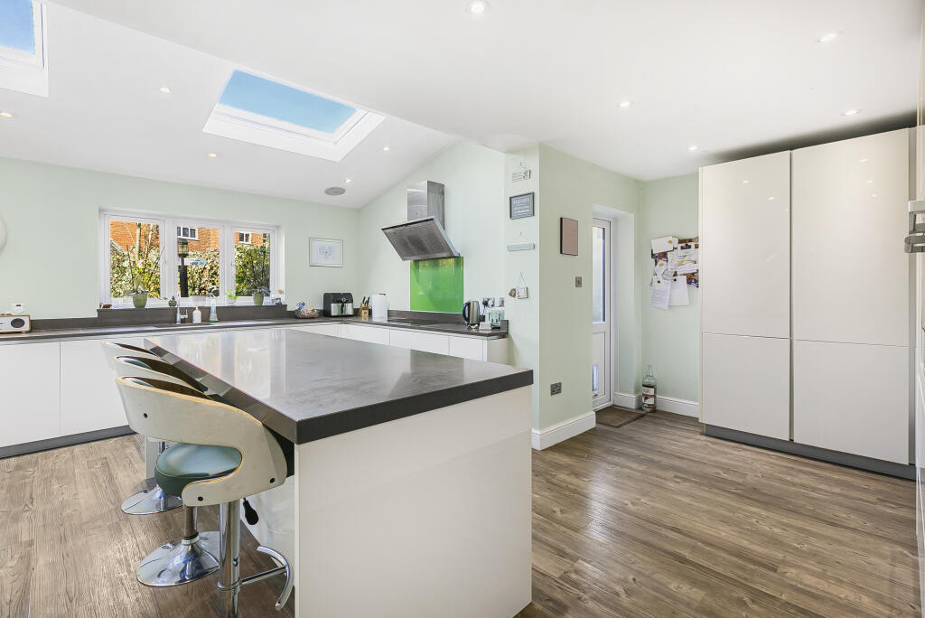 Kitchen/dining