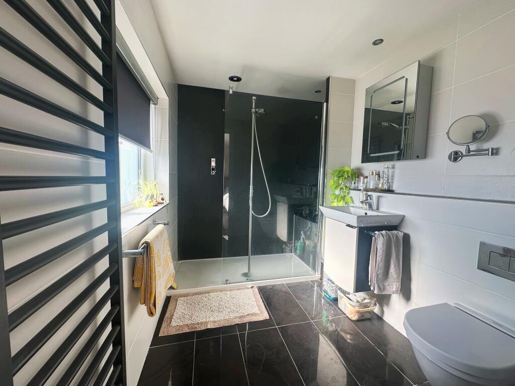 33E8A982-8A23-46A0-88B4-D12B3D966F75