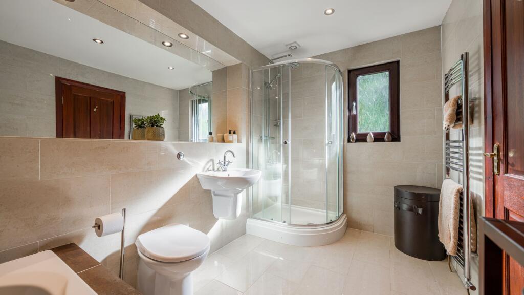 Bed 2 En suite