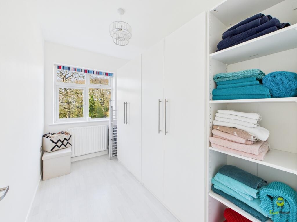 CAM04399G0-PR0046-STILL016