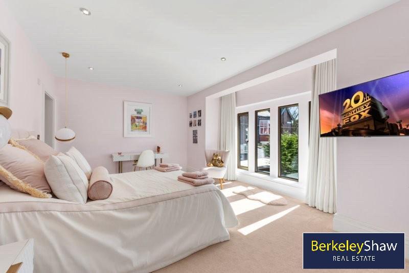 b5b9128e--4993-B256-552B98675DA7-41112-000005D9544