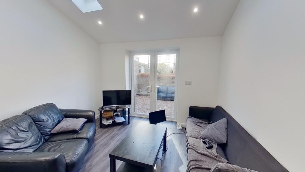 21-Cromwell-Street-10252022_124809