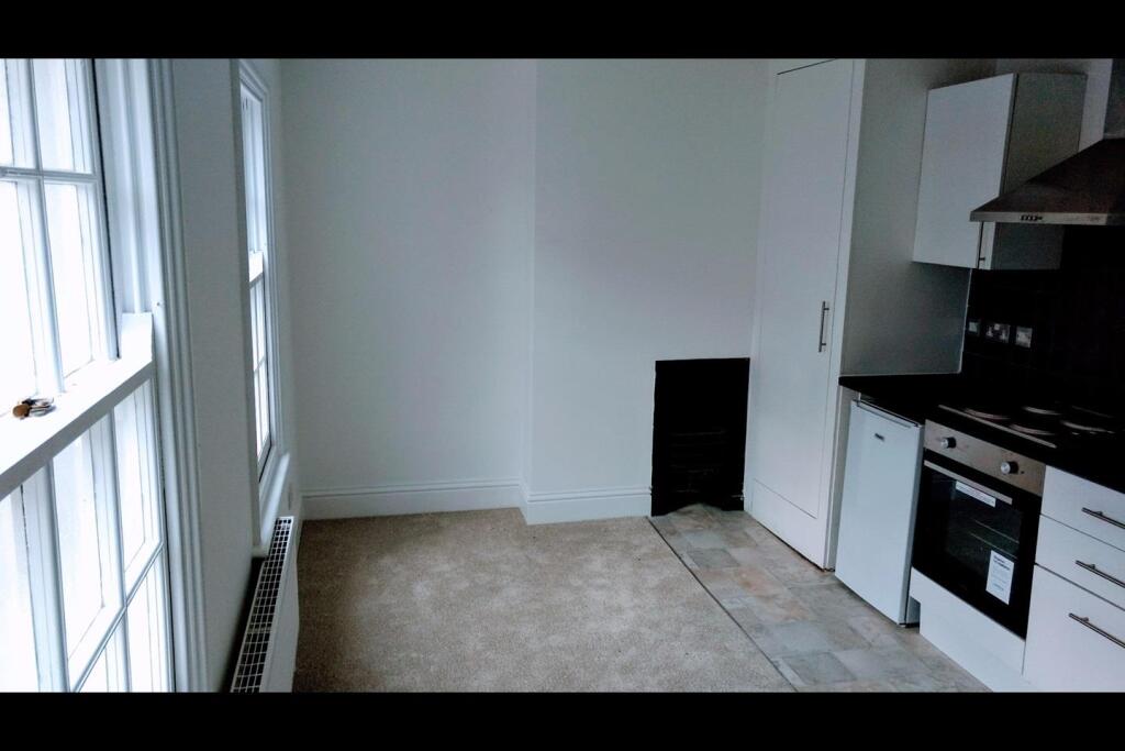 Lounge/Kitchen
