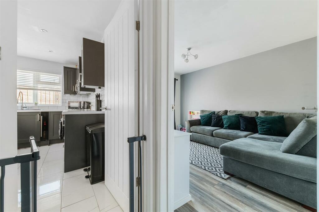 161 North Lane, BN41 2HH (18-2).jpg