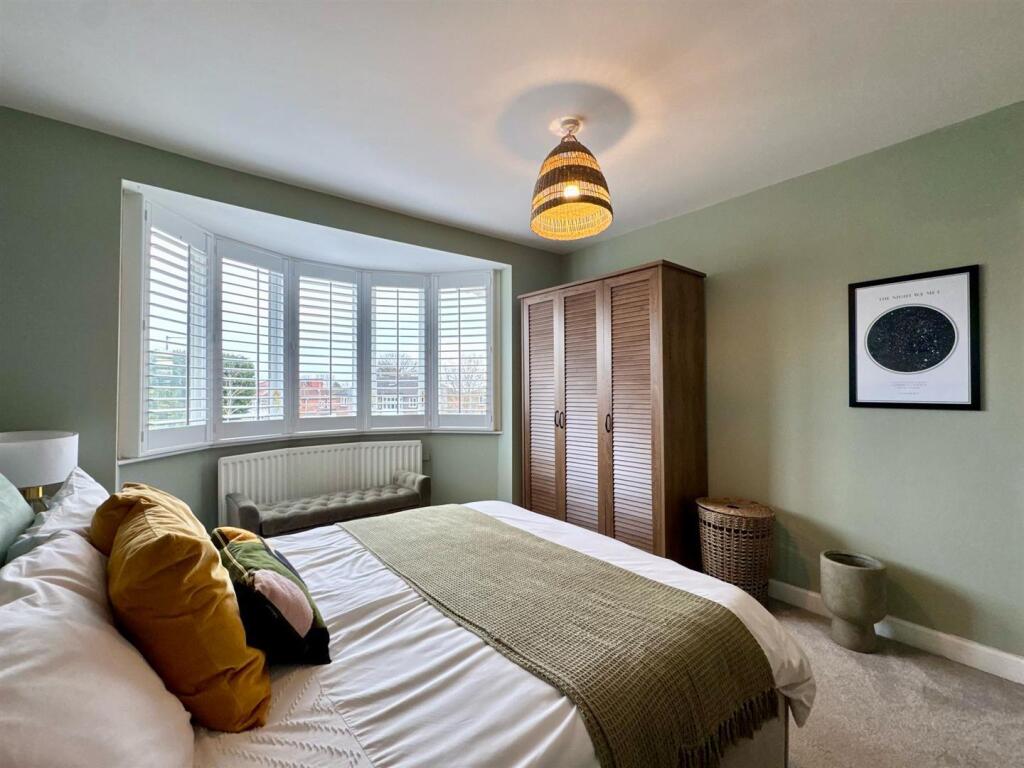 Master bedroom (3).jpg