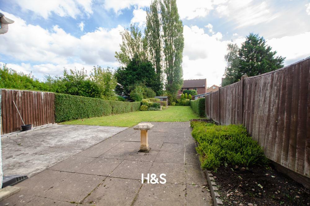 231 school road rear garden.jpg