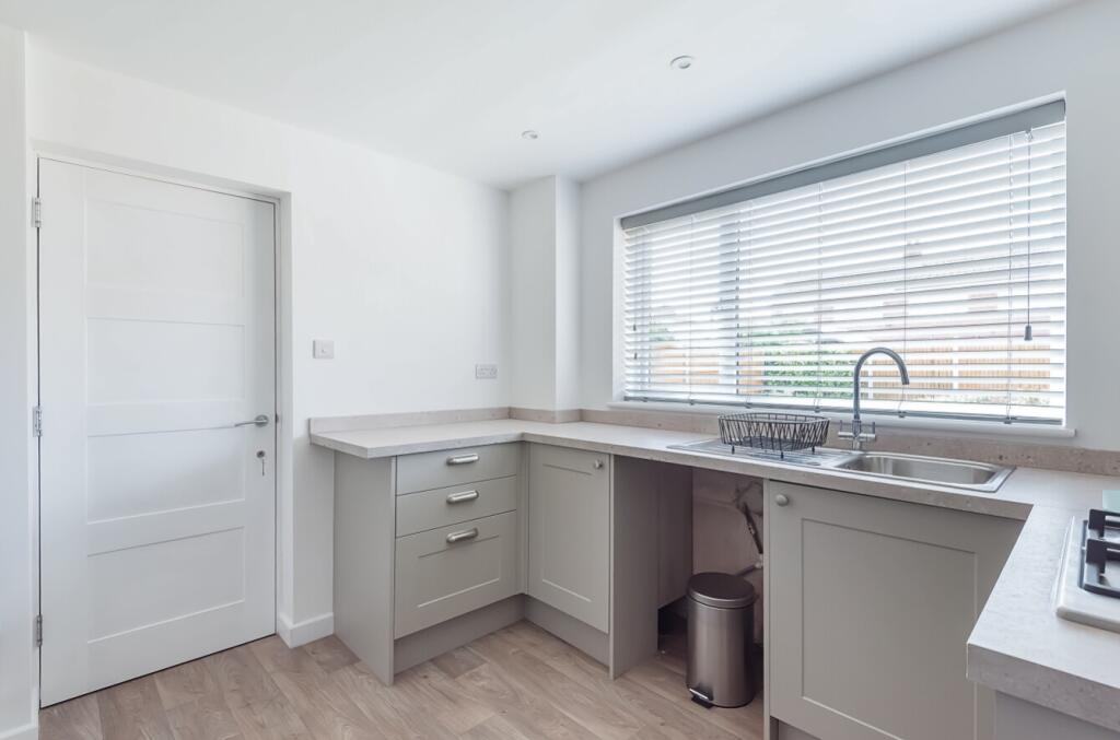 1330866-7-6889fe92e02cc