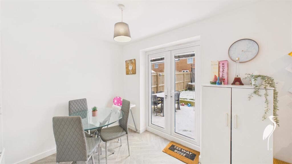 Kitchen &amp; Dining Area