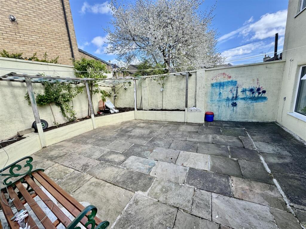 Rear Patio Garden