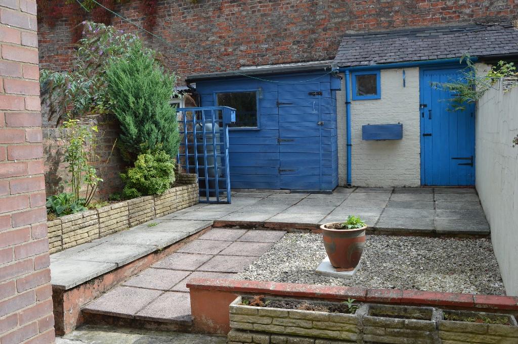 Rear courtyard