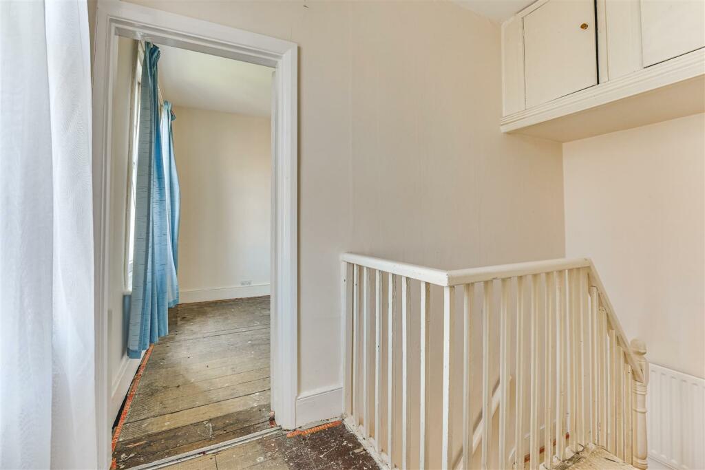 56 Moselles Road-10.jpg