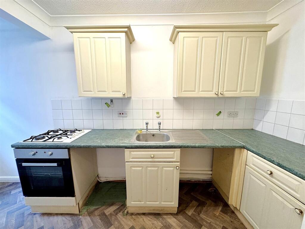 IMG_0768 Kitchen 2.jpg