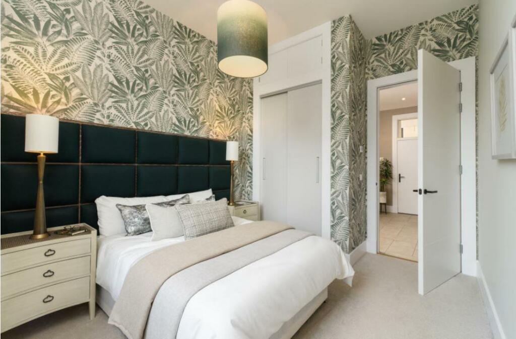bedroom 2.JPG