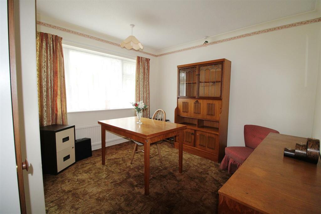 Dining Room/Bedroom 3