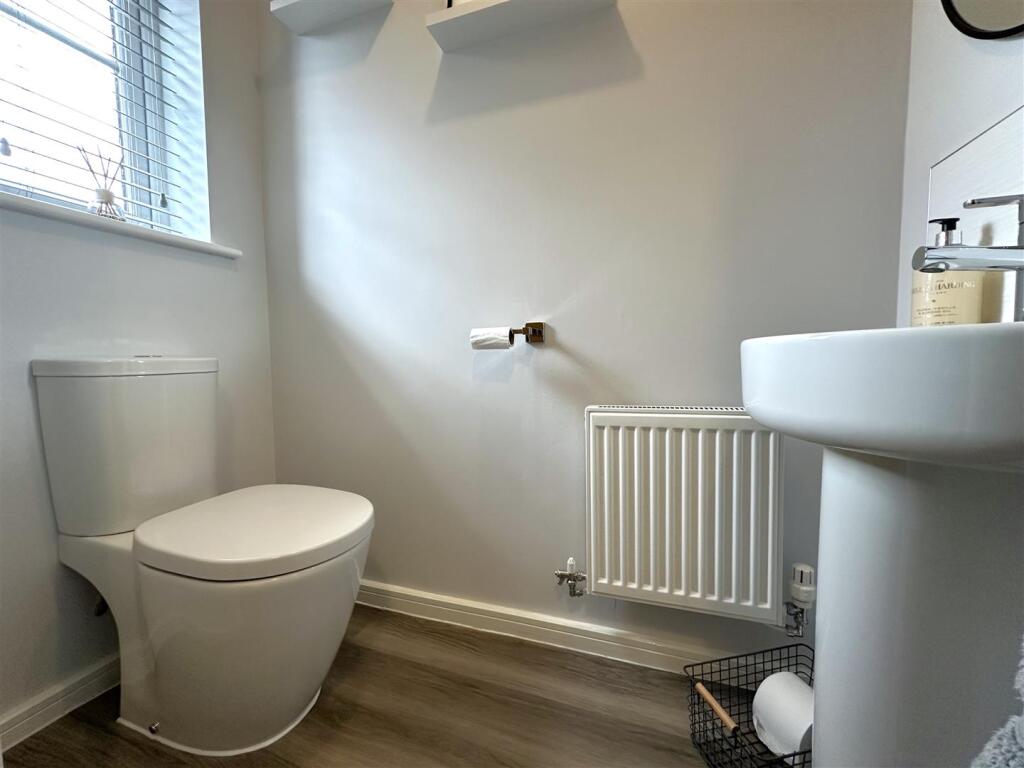 Ground Floor W.C 848