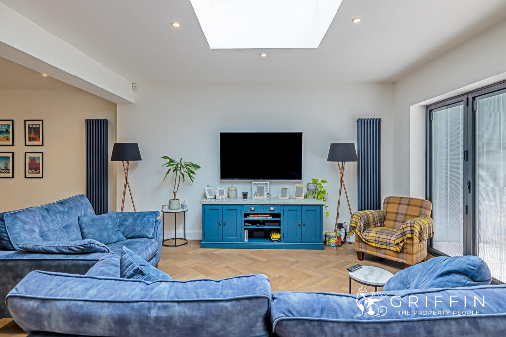 Kitchen &amp; Dining