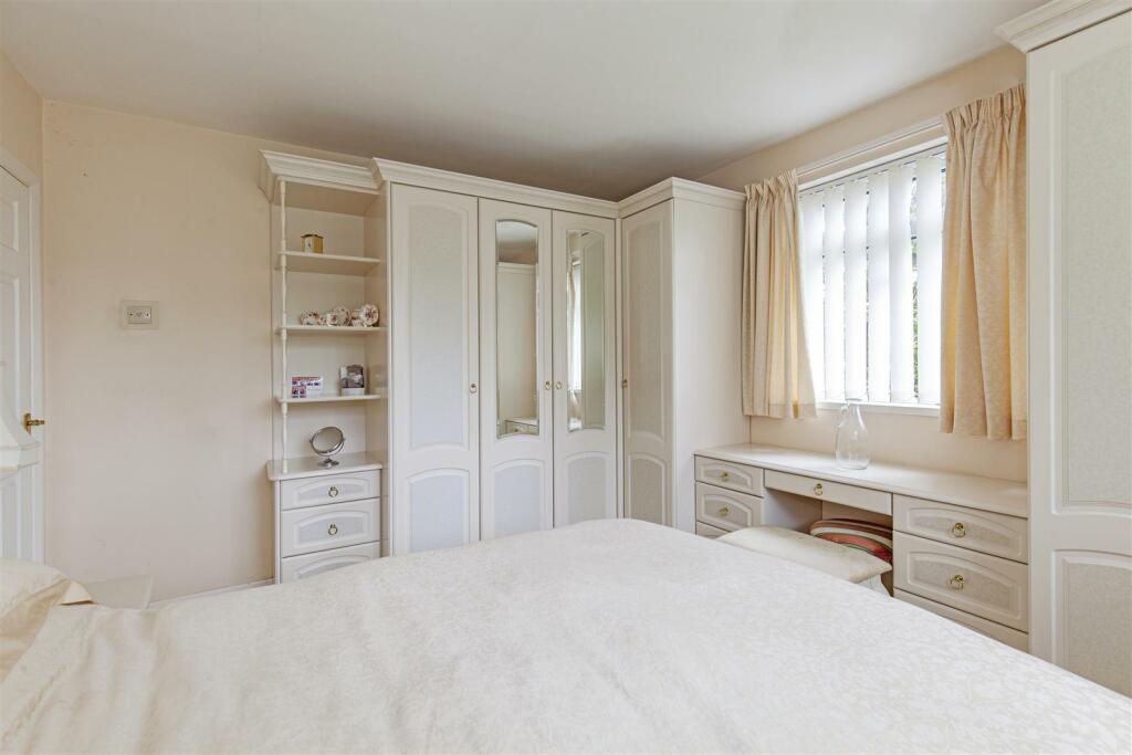 Bedroom 1-2.jpg