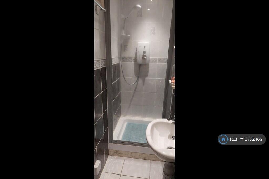 Ensuite- Shower Cubicle