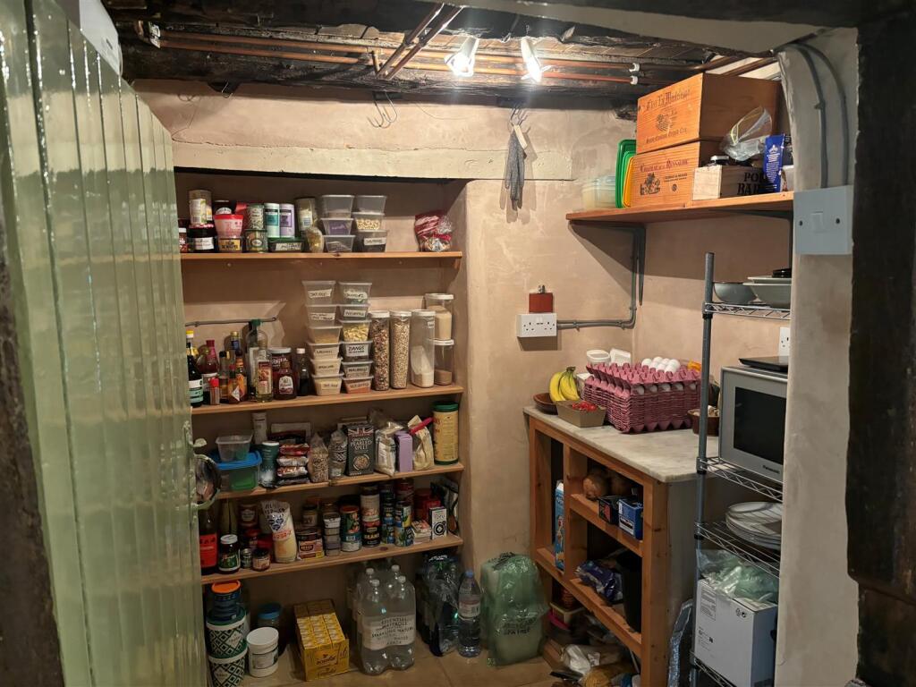 Pantry.jpg