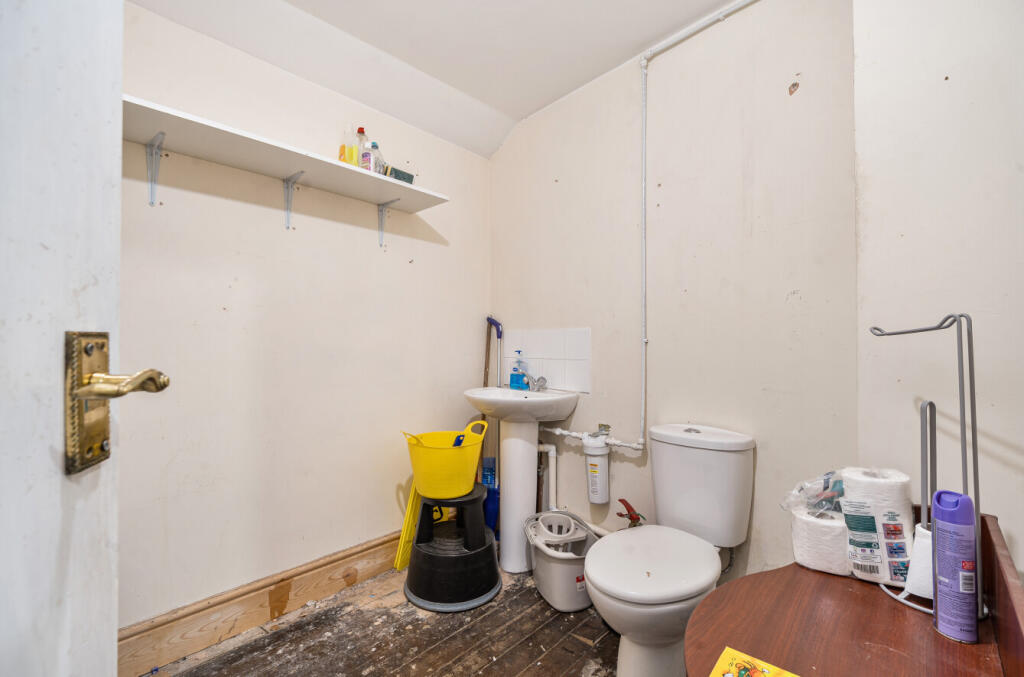 1343882-4-68addf8...