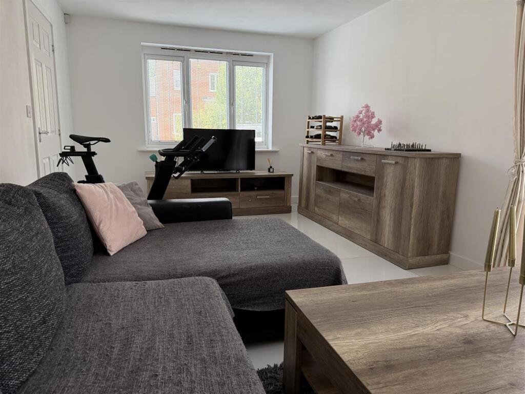 Lounge Dining Room