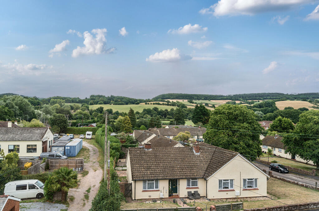 1327016-6-688b7d7...