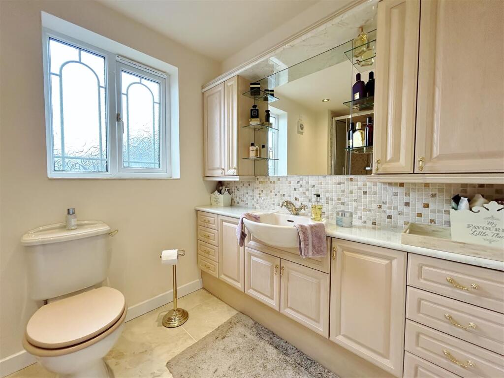 Master Ensuite