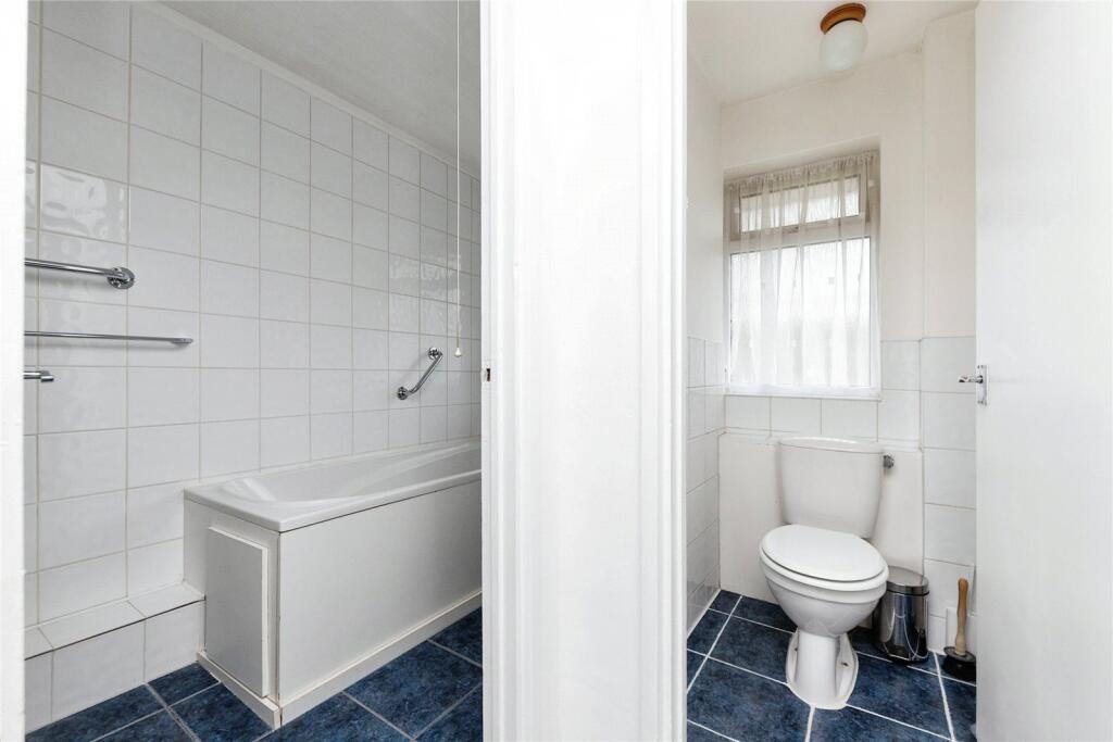 Bathroom &amp; Toilet