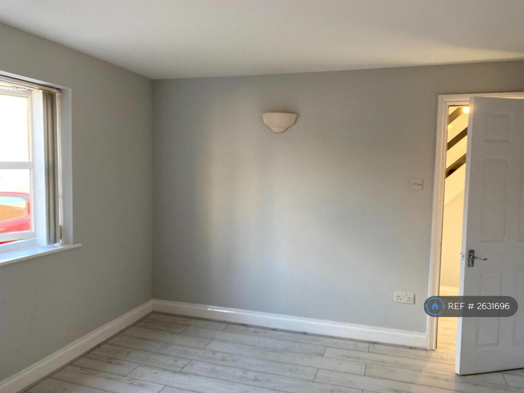 Living Room/Bedroom