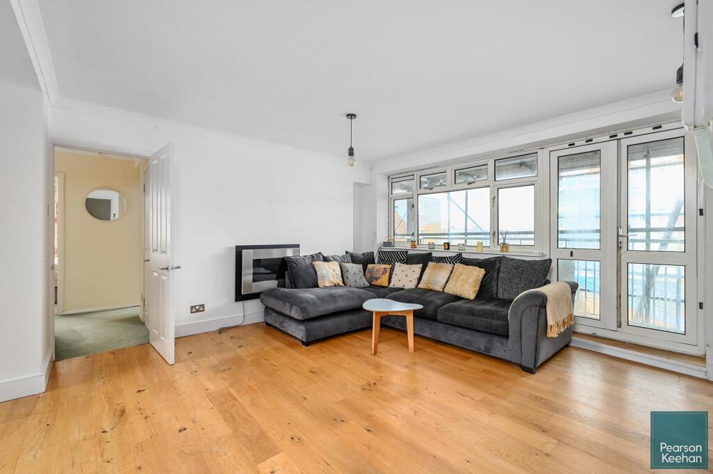 64 Coates Court, BN42 (3).jpg