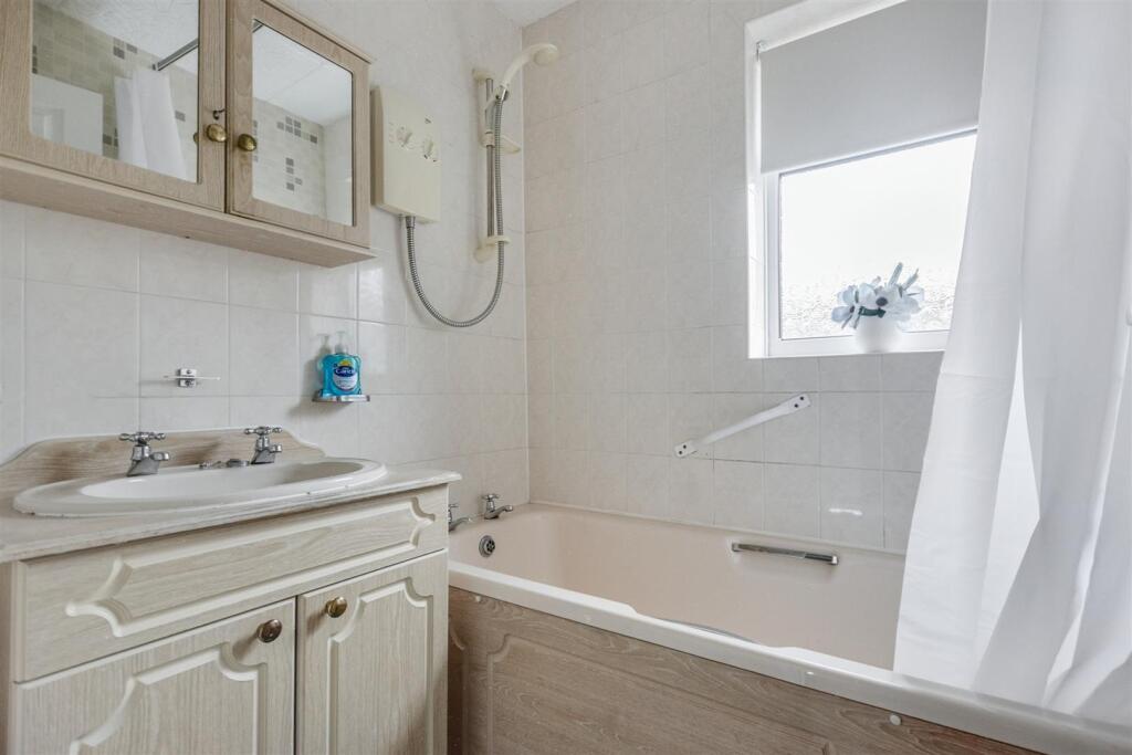 Bathroom.jpeg