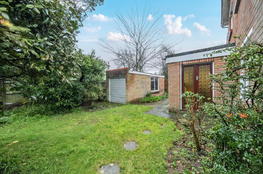 1394190-1-6944280...