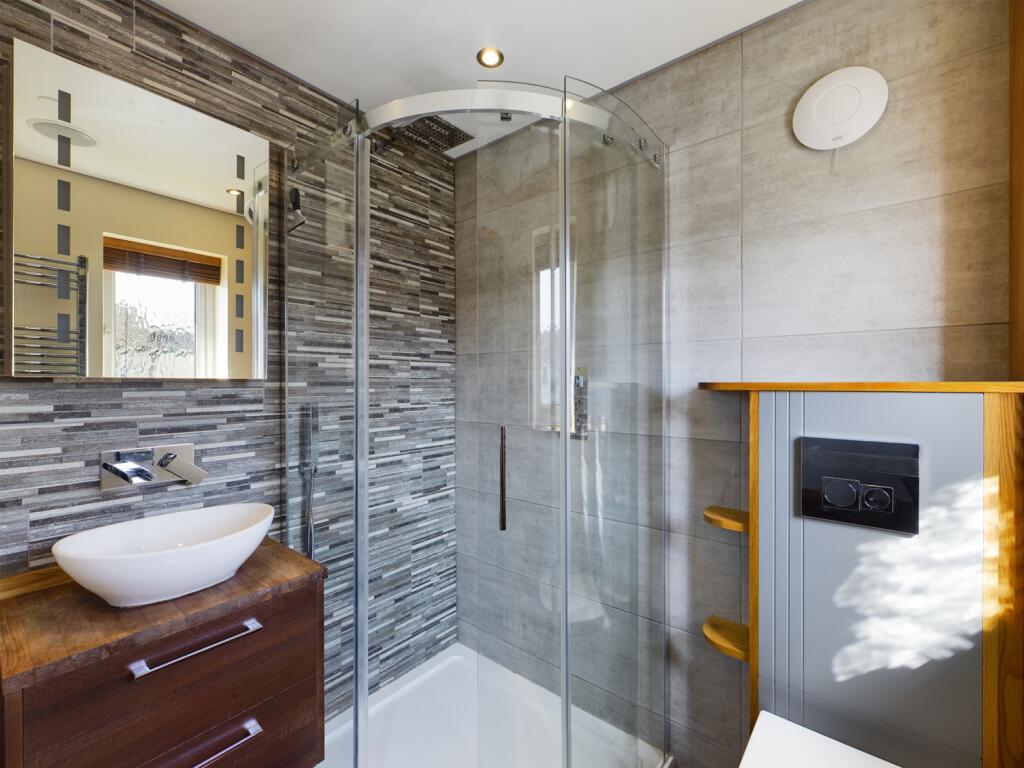 CAM00560P1-PR0113-STILL10