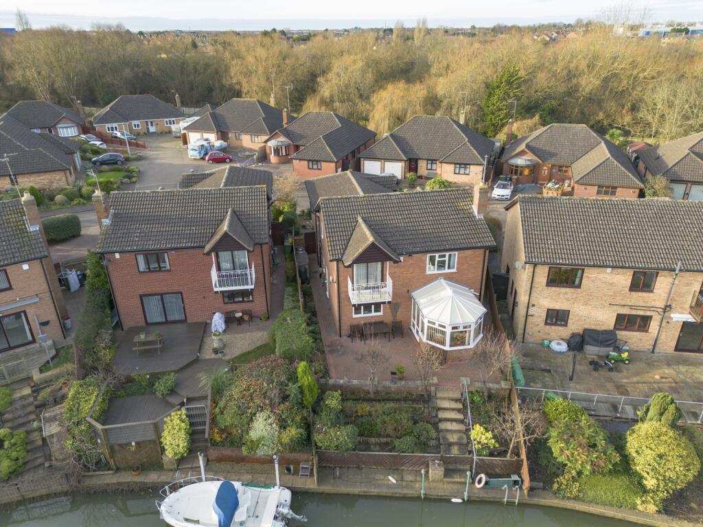 RIVERSIDE MEAD REAR DRONE