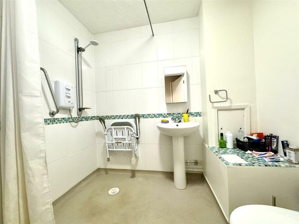 WET ROOM: