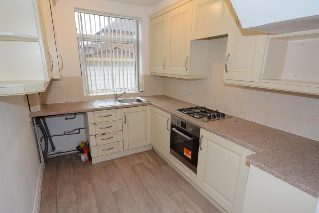 FITTED KITCHEN