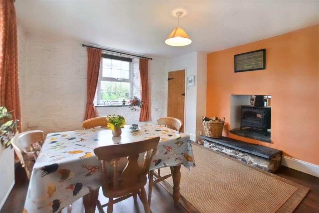 Breakfast Room / Dining Room