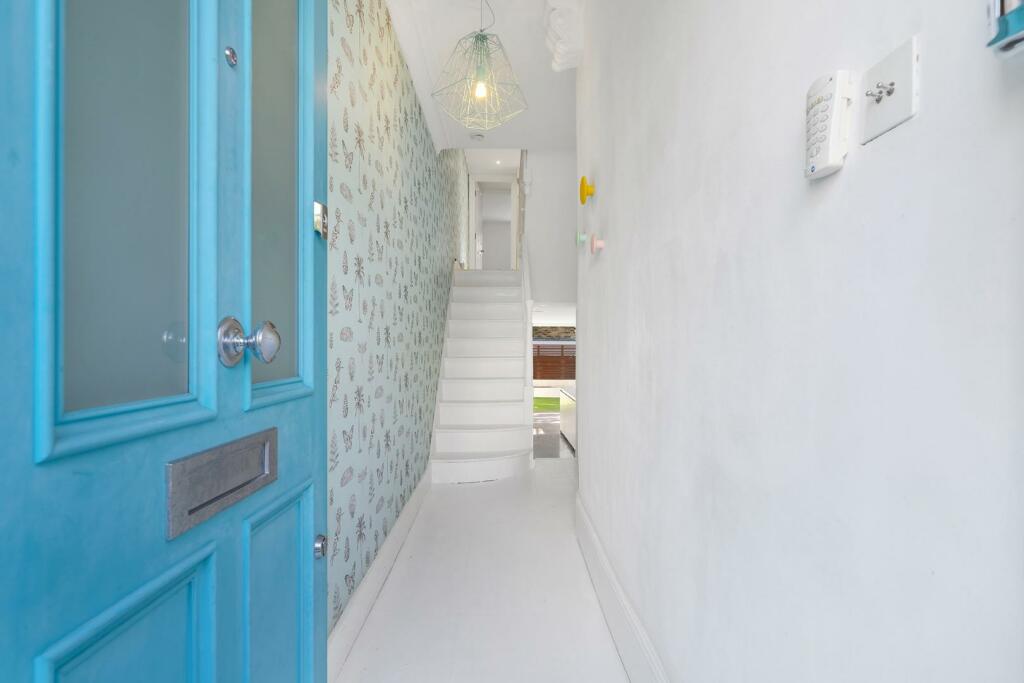 Hallway.jpg