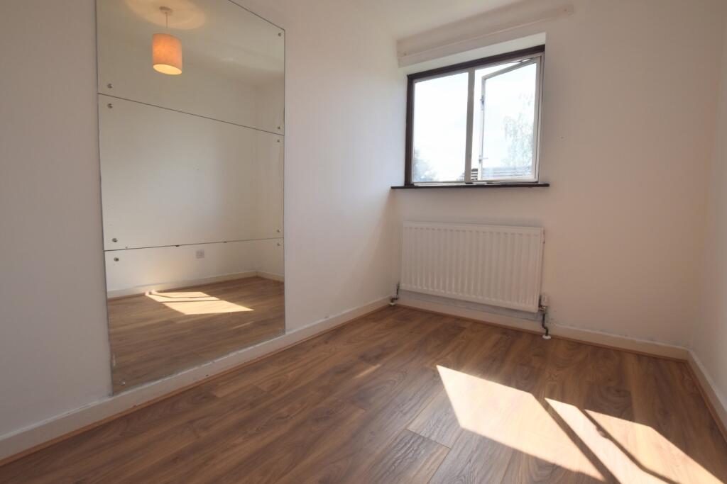 15 Buckingham Gate small room