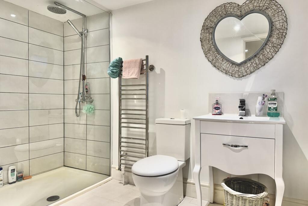 Bedroom One En-suite