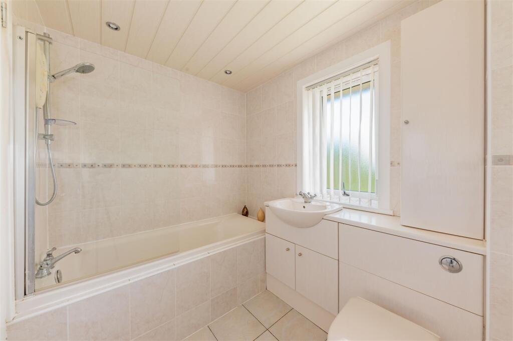 29 Tranent Gardens Dundee-7.JPG