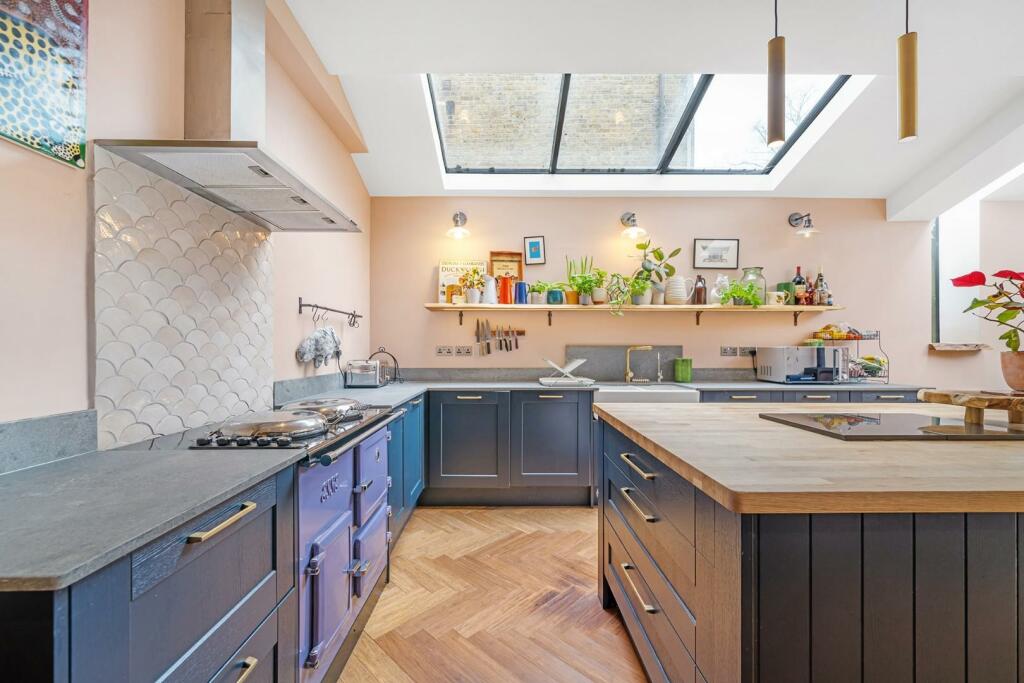 Dine in Kitchen.jpg
