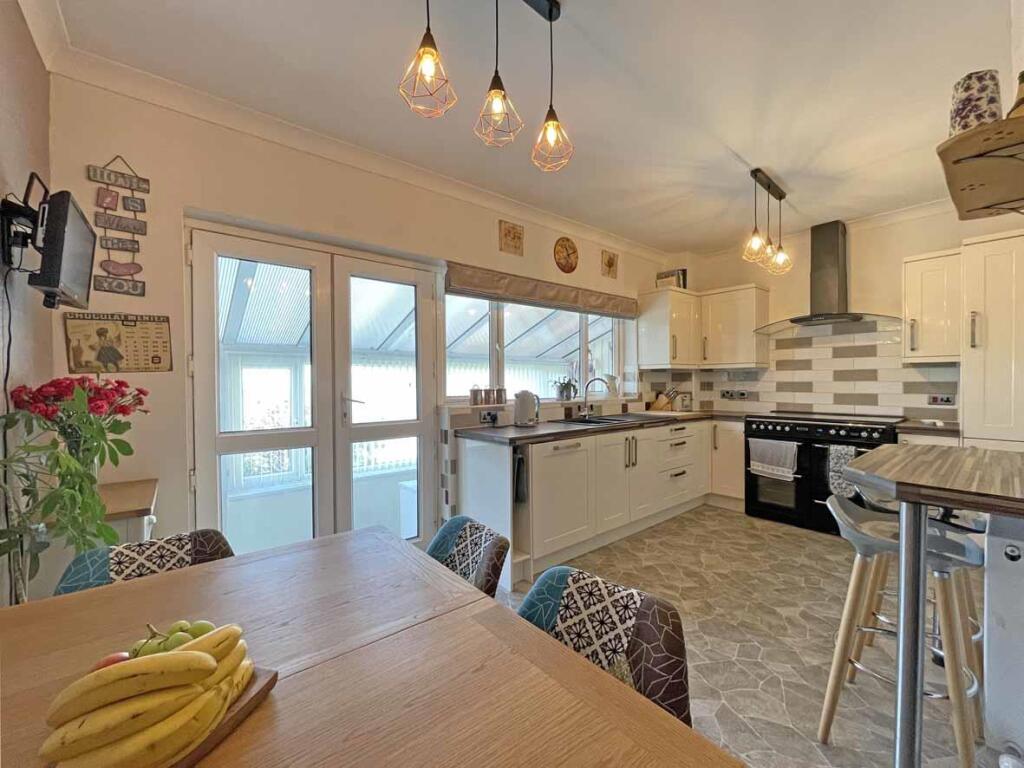 Dayton Close 51 Kitchen 2.jpg